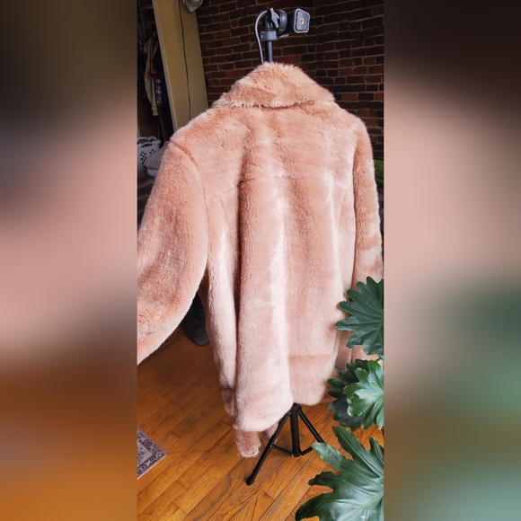 Jakke Vegan Fur Coat - Picture 6 of 6